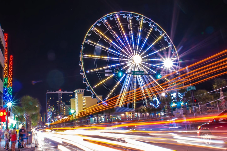 myrtle beach boardwalk in the summer - the best time to visit.