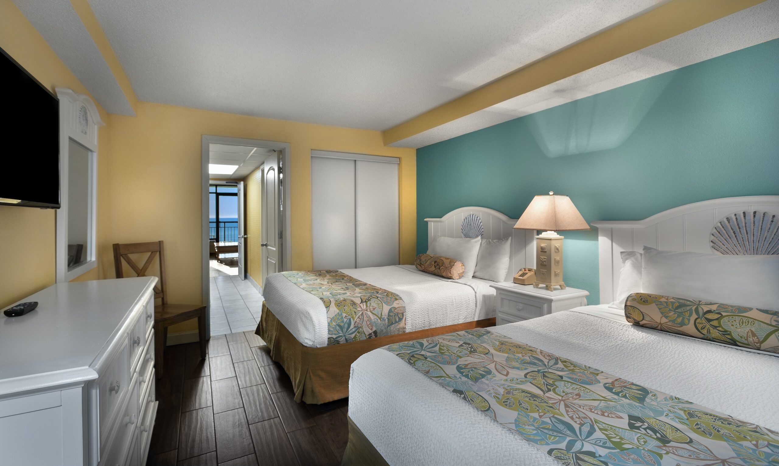 Oceanfront Queen Suite Bedroom