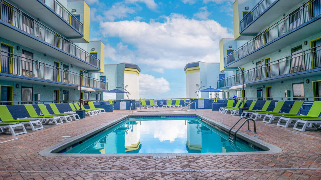 Monterey Bay Suites - Rooftop Pool Deck