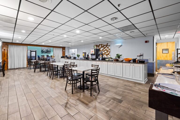 Monterey Bay Suites - Complimentary Breakfast Daily with your stay