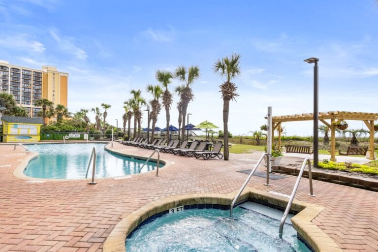 Oceanfront Outdoor Pool & Hot Tub